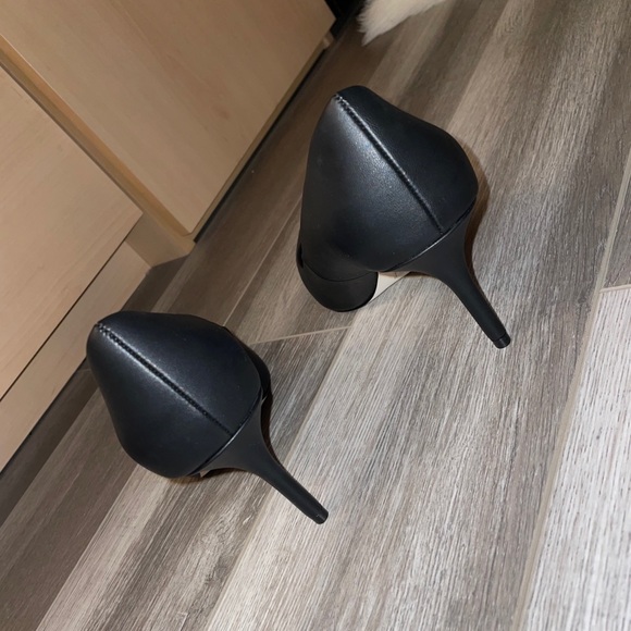 CALL IT SPRING BLACK HIGH HEELS - Picture 3 of 4